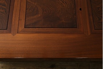 中古　超美品　総欅(ケヤキ)材　漆塗り　趣ある木目が美しい大振りな囲炉裏テーブル　(R-084221)