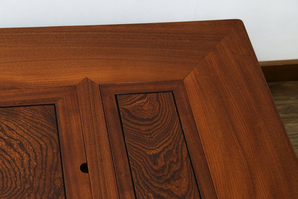 中古　超美品　総欅(ケヤキ)材　漆塗り　趣ある木目が美しい大振りな囲炉裏テーブル　(R-084221)