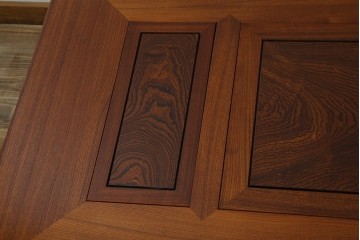 中古　超美品　総欅(ケヤキ)材　漆塗り　趣ある木目が美しい大振りな囲炉裏テーブル　(R-084221)