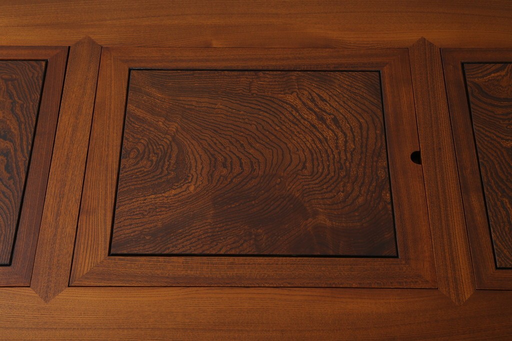 中古　超美品　総欅(ケヤキ)材　漆塗り　趣ある木目が美しい大振りな囲炉裏テーブル　(R-084221)