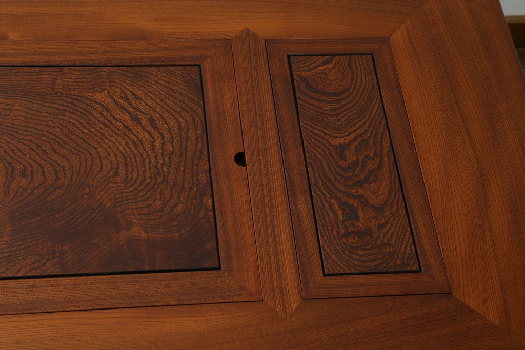 中古　超美品　総欅(ケヤキ)材　漆塗り　趣ある木目が美しい大振りな囲炉裏テーブル　(R-084221)