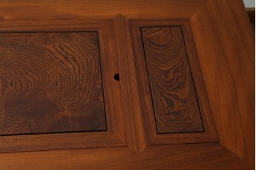 中古　超美品　総欅(ケヤキ)材　漆塗り　趣ある木目が美しい大振りな囲炉裏テーブル　(R-084221)