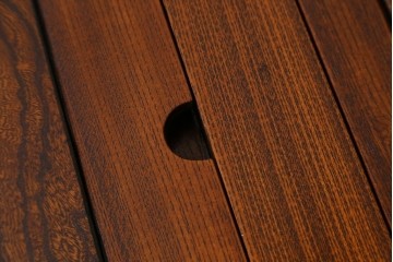 中古　超美品　総欅(ケヤキ)材　漆塗り　趣ある木目が美しい大振りな囲炉裏テーブル　(R-084221)