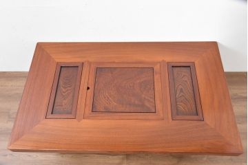 中古　超美品　総欅(ケヤキ)材　漆塗り　趣ある木目が美しい大振りな囲炉裏テーブル(長火鉢、木製火鉢、4人掛け、6人掛け、ダイニングテーブル、食卓)(R-084221)