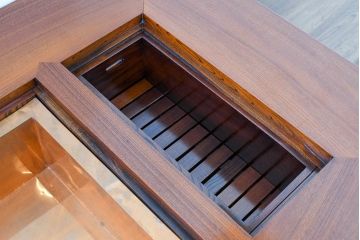 中古　超美品　総欅(ケヤキ)材　漆塗り　趣ある木目が美しい大振りな囲炉裏テーブル(長火鉢、木製火鉢、4人掛け、6人掛け、ダイニングテーブル、食卓)(R-084221)