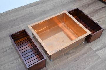 中古　超美品　総欅(ケヤキ)材　漆塗り　趣ある木目が美しい大振りな囲炉裏テーブル(長火鉢、木製火鉢、4人掛け、6人掛け、ダイニングテーブル、食卓)(R-084221)