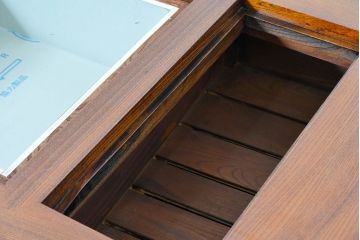 中古　超美品　総欅(ケヤキ)材　漆塗り　趣ある木目が美しい大振りな囲炉裏テーブル(長火鉢、木製火鉢、4人掛け、6人掛け、ダイニングテーブル、食卓)(R-084221)