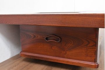 中古　超美品　総欅(ケヤキ)材　漆塗り　趣ある木目が美しい大振りな囲炉裏テーブル(長火鉢、木製火鉢、4人掛け、6人掛け、ダイニングテーブル、食卓)(R-084221)