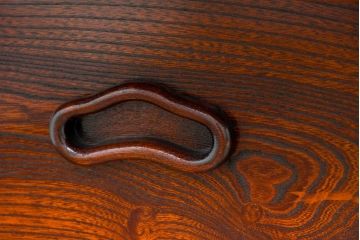 中古　超美品　総欅(ケヤキ)材　漆塗り　趣ある木目が美しい大振りな囲炉裏テーブル(長火鉢、木製火鉢、4人掛け、6人掛け、ダイニングテーブル、食卓)(R-084221)