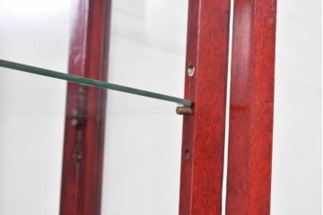 アジアンビンテージ　華やかなシノワズリ装飾と麻の葉をあしらった繊細な意匠が素敵!六角フォルムの照明付きガラスキャビネット(ガラスケース、ショーケース、ディスプレイケース、キュリオケース、飾り棚、陳列棚、収納棚、ヴィンテージ)(R-084223)