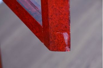 アジアンビンテージ　華やかなシノワズリ装飾と麻の葉をあしらった繊細な意匠が素敵!六角フォルムの照明付きガラスキャビネット(ガラスケース、ショーケース、ディスプレイケース、キュリオケース、飾り棚、陳列棚、収納棚、ヴィンテージ)(R-084223)
