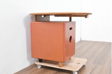 中古　美品　希少モデル　CONDE HOUSE(カンディハウス)　キャスター&コンセント付き!使い勝手抜群の折り畳み天板を備えたレトロなサイドテーブル(バタフライテーブル、ドロップリーフテーブル、丸テーブル、カフェテーブル、コーヒーテーブル)(R-084224)