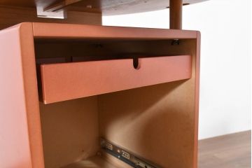 中古　美品　希少モデル　CONDE HOUSE(カンディハウス)　キャスター&コンセント付き!使い勝手抜群の折り畳み天板を備えたレトロなサイドテーブル(バタフライテーブル、ドロップリーフテーブル、丸テーブル、カフェテーブル、コーヒーテーブル)(R-084224)