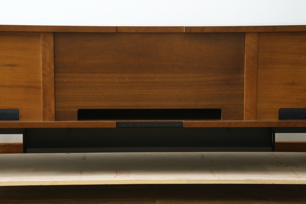 中古　美品　Cassinaixc.(カッシーナイクスシー)　BREATH(ブレス)シアターボード　(R-084226)