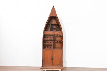 中古　美品　希少デザイン‼　大人の遊び心をくすぐるワインラック付きのボート型キャビネット(収納棚、戸棚、飾り棚、陳列棚、食器棚)(R-084228)