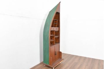 中古　美品　希少デザイン‼　大人の遊び心をくすぐるワインラック付きのボート型キャビネット(収納棚、戸棚、飾り棚、陳列棚、食器棚)(R-084228)