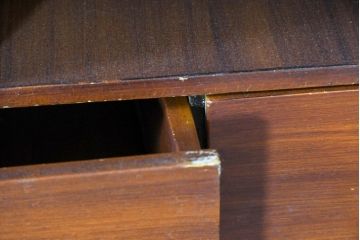 中古　美品　希少デザイン‼　大人の遊び心をくすぐるワインラック付きのボート型キャビネット(収納棚、戸棚、飾り棚、陳列棚、食器棚)(R-084228)