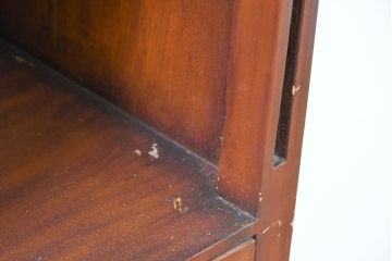 中古　美品　希少デザイン‼　大人の遊び心をくすぐるワインラック付きのボート型キャビネット(収納棚、戸棚、飾り棚、陳列棚、食器棚)(R-084228)