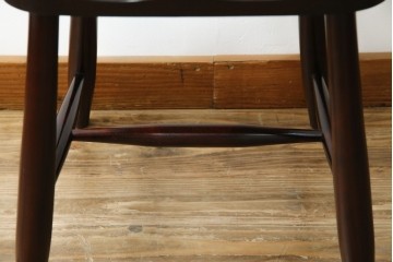 中古　美品!!　民芸家具　落ち着いた色味が上品な雰囲気を醸し出すウィンザーチェア(板座チェア、ダイニングチェア、アームレスチェア、椅子、イス)(R-084231)