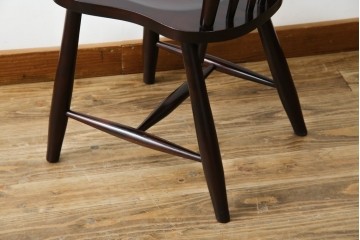中古　美品!!　民芸家具　落ち着いた色味が上品な雰囲気を醸し出すウィンザーチェア(板座チェア、ダイニングチェア、アームレスチェア、椅子、イス)(R-084231)