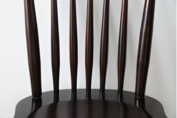 中古　美品!!　民芸家具　落ち着いた色味が上品な雰囲気を醸し出すウィンザーチェア(板座チェア、ダイニングチェア、アームレスチェア、椅子、イス)(R-084231)