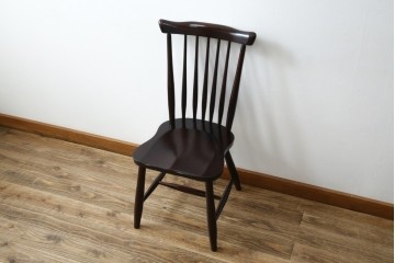 中古　美品!!　民芸家具　落ち着いた色味が上品な雰囲気を醸し出すウィンザーチェア(板座チェア、ダイニングチェア、アームレスチェア、椅子、イス)(R-084231)