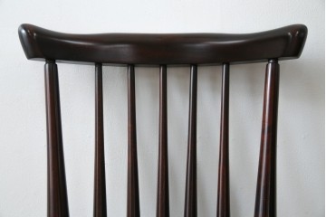 中古　美品!!　民芸家具　落ち着いた色味が上品な雰囲気を醸し出すウィンザーチェア(板座チェア、ダイニングチェア、アームレスチェア、椅子、イス)(R-084231)