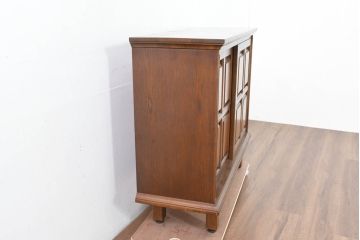中古　美品‼　希少な廃番品‼　カリモク家具(karimoku)　COLONIAL(コロニアル)シリーズ　シンプルながらも品のある佇まいが美しい下駄箱(玄関ボード、収納棚、戸棚、シューズボックス、靴箱、キャビネット)(R-084233)