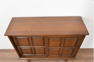 中古　美品‼　希少な廃番品‼　カリモク家具(karimoku)　COLONIAL(コロニアル)シリーズ　シンプルながらも品のある佇まいが美しい下駄箱(玄関ボード、収納棚、戸棚、シューズボックス、靴箱、キャビネット)(R-084233)