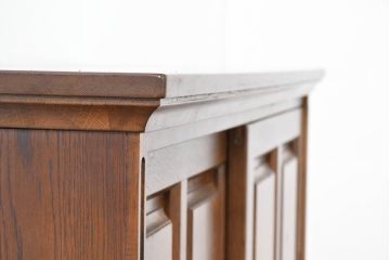 中古　美品‼　希少な廃番品‼　カリモク家具(karimoku)　COLONIAL(コロニアル)シリーズ　シンプルながらも品のある佇まいが美しい下駄箱(玄関ボード、収納棚、戸棚、シューズボックス、靴箱、キャビネット)(R-084233)