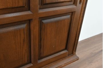 中古　美品‼　希少な廃番品‼　カリモク家具(karimoku)　COLONIAL(コロニアル)シリーズ　シンプルながらも品のある佇まいが美しい下駄箱(玄関ボード、収納棚、戸棚、シューズボックス、靴箱、キャビネット)(R-084233)