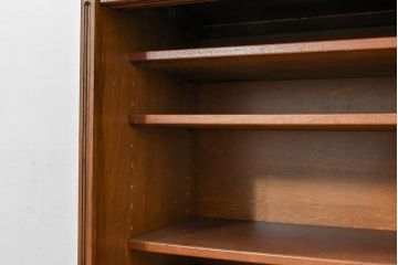 中古　美品‼　希少な廃番品‼　カリモク家具(karimoku)　COLONIAL(コロニアル)シリーズ　シンプルながらも品のある佇まいが美しい下駄箱(玄関ボード、収納棚、戸棚、シューズボックス、靴箱、キャビネット)(R-084233)
