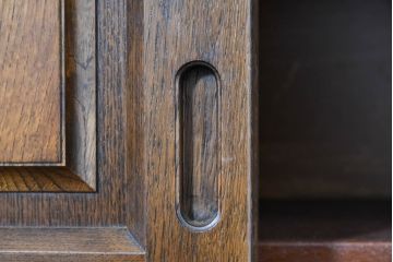 中古　美品‼　希少な廃番品‼　カリモク家具(karimoku)　COLONIAL(コロニアル)シリーズ　シンプルながらも品のある佇まいが美しい下駄箱(玄関ボード、収納棚、戸棚、シューズボックス、靴箱、キャビネット)(R-084233)