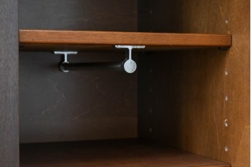 中古　美品!!　希少な廃番品!!　カリモク家具(karimoku)　COLONIAL(コロニアル)シリーズ　シンプルながらも品のある佇まいが美しい下駄箱　(R-084233)