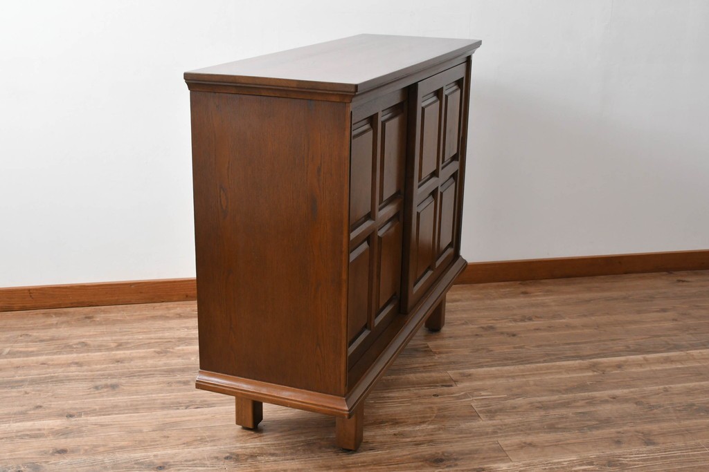 中古　美品!!　希少な廃番品!!　カリモク家具(karimoku)　COLONIAL(コロニアル)シリーズ　シンプルながらも品のある佇まいが美しい下駄箱　(R-084233)