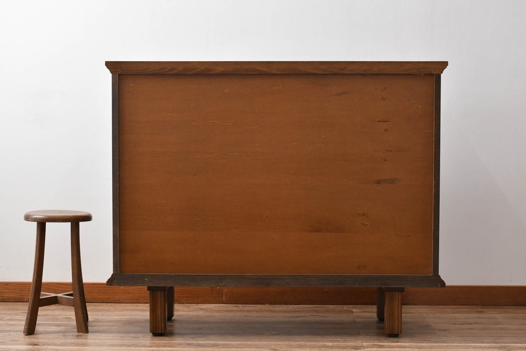 中古　美品!!　希少な廃番品!!　カリモク家具(karimoku)　COLONIAL(コロニアル)シリーズ　シンプルながらも品のある佇まいが美しい下駄箱　(R-084233)