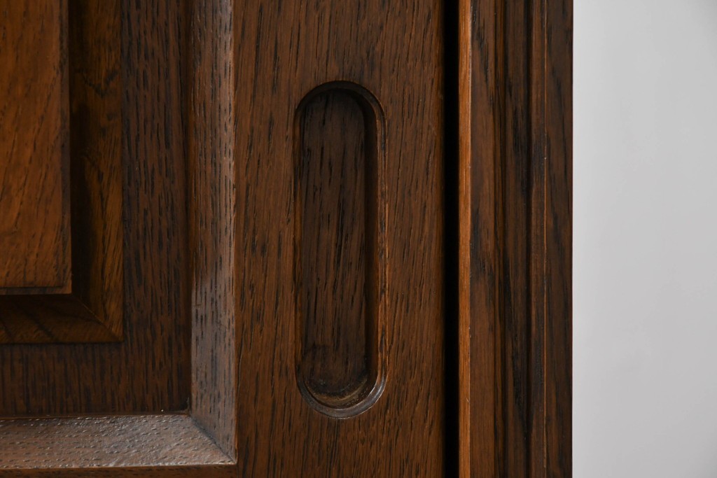 中古　美品!!　希少な廃番品!!　カリモク家具(karimoku)　COLONIAL(コロニアル)シリーズ　シンプルながらも品のある佇まいが美しい下駄箱　(R-084233)