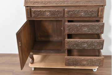 アジアンビンテージ　美品　マイヤーズ社(MAYERS)　オリエンタルデザイン　収納美も兼ね備えた職人技!大胆にあしらわれた花文様の手彫り彫刻が目を引くライティングビューロー(簿記机、ワークデスク、在宅用、在宅ワーク用、サイドチェスト、引き出し、ヴィンテージ)(R-084234)