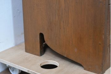 和製アンティーク　上手物‼　楢(ナラ)材　丸窓　昭和レトロな雰囲気漂うミラー付きの本箱(ブックケース、収納棚、本棚、書棚、戸棚、キャビネット)(R-084235)