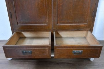 和製アンティーク　上手物‼　楢(ナラ)材　丸窓　昭和レトロな雰囲気漂うミラー付きの本箱(ブックケース、収納棚、本棚、書棚、戸棚、キャビネット)(R-084235)