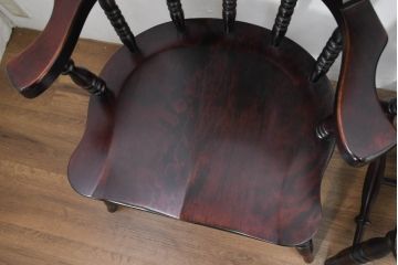 中古　美品　国産職人手作り　カバ材　品でクラシカルな佇まいがお洒落なキャプテンチェア4脚セット(アームチェア、ダイニングチェア、板座チェア、椅子、イス、バラ売り可能)(R-084236)
