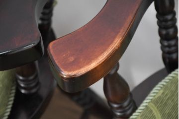 中古　美品　国産職人手作り　カバ材　品でクラシカルな佇まいがお洒落なキャプテンチェア4脚セット(アームチェア、ダイニングチェア、板座チェア、椅子、イス、バラ売り可能)(R-084236)