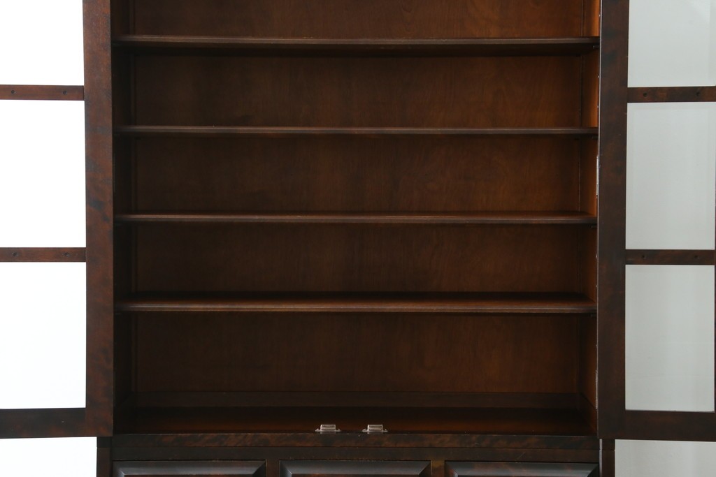 中古　北海道民芸家具　HM160K　美しい木肌とシックな佇まいが魅力的なキャビネット　(R-084237)