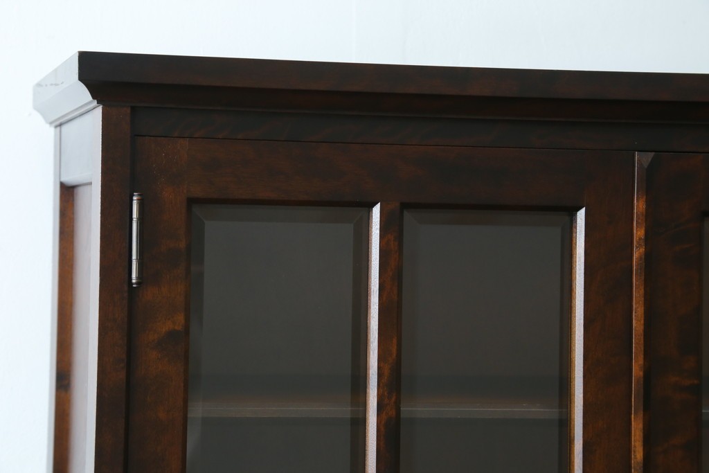 中古　北海道民芸家具　HM160K　美しい木肌とシックな佇まいが魅力的なキャビネット　(R-084237)