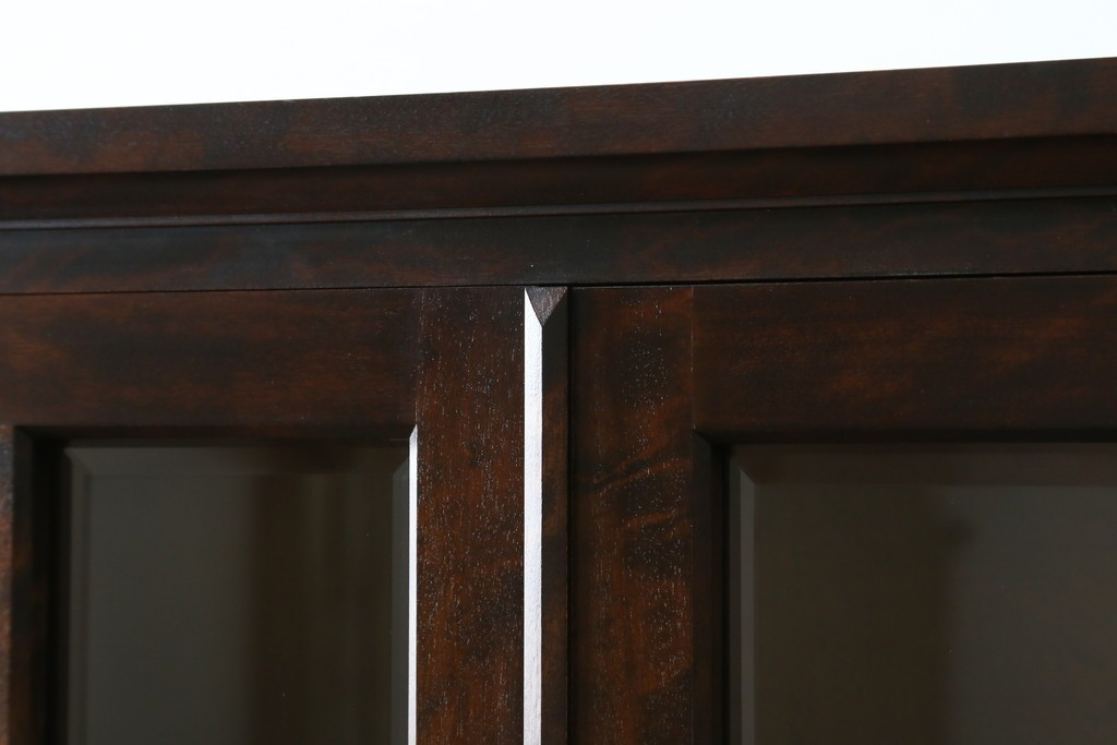 中古　北海道民芸家具　HM160K　美しい木肌とシックな佇まいが魅力的なキャビネット　(R-084237)