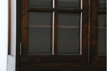 中古　北海道民芸家具　HM160K　美しい木肌とシックな佇まいが魅力的なキャビネット　(R-084237)