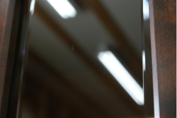 中古　北海道民芸家具　HM160K　美しい木肌とシックな佇まいが魅力的なキャビネット　(R-084237)