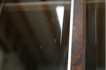 中古　北海道民芸家具　HM160K　美しい木肌とシックな佇まいが魅力的なキャビネット　(R-084237)