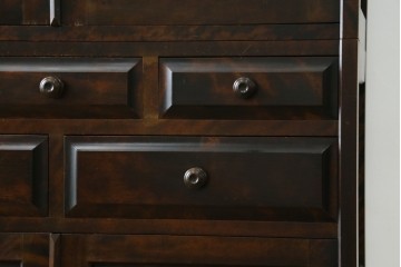 中古　北海道民芸家具　HM160K　美しい木肌とシックな佇まいが魅力的なキャビネット　(R-084237)