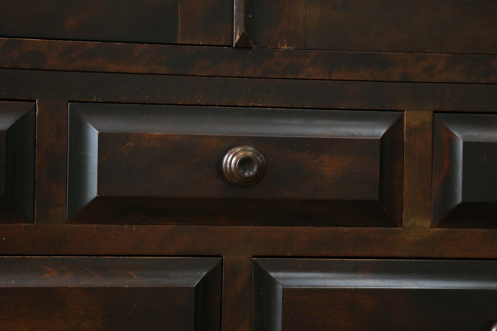 中古　北海道民芸家具　HM160K　美しい木肌とシックな佇まいが魅力的なキャビネット　(R-084237)